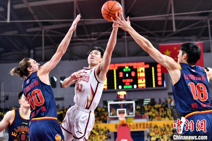 开云中国官网-关于清晨CBA季后赛焦点战，浙江队内部沟通，球迷炸锅，赛程密集仍需轮换的信息