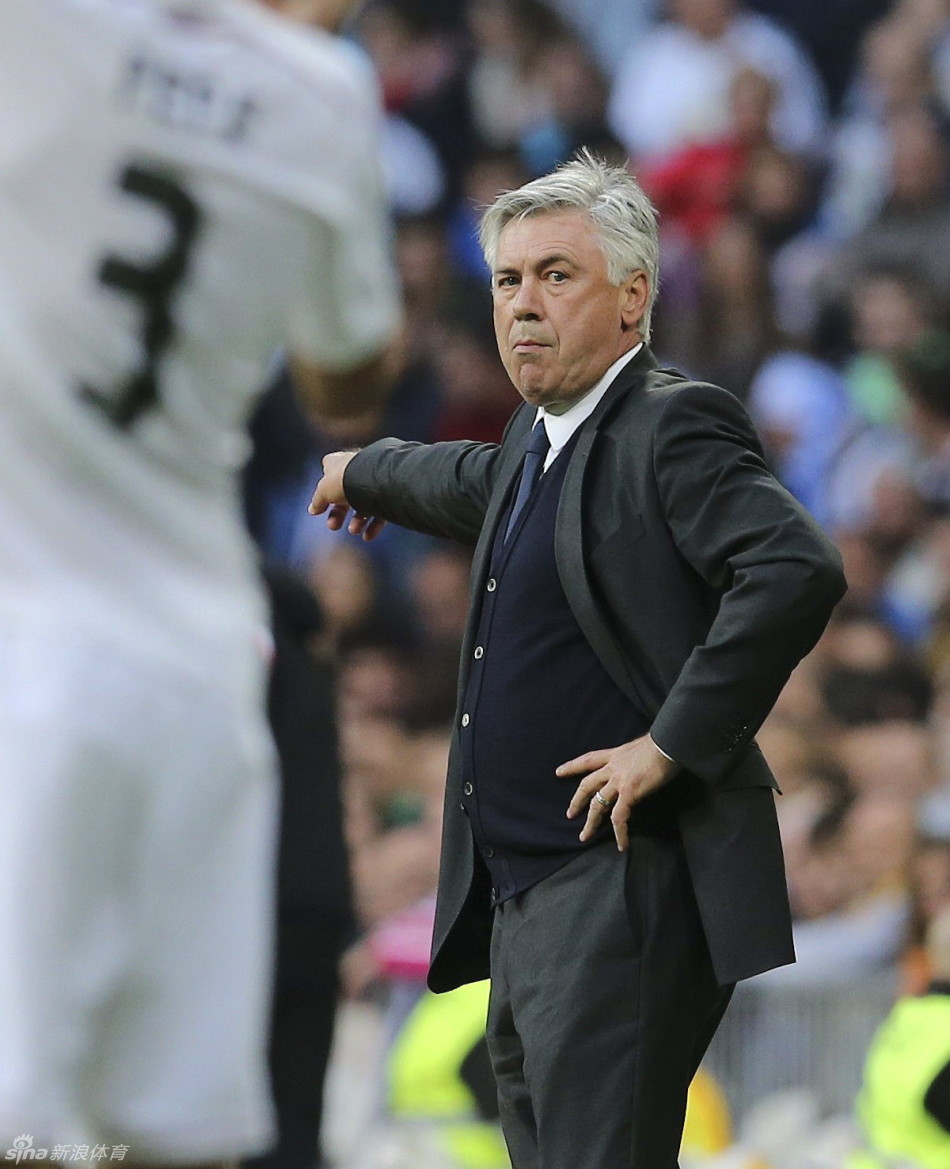 开云中国官网-里程碑夜！AC米兰遗憾出局，荷甲冲刺阶段刷纪录，话题不断，年轻球员得到机会的简单介绍