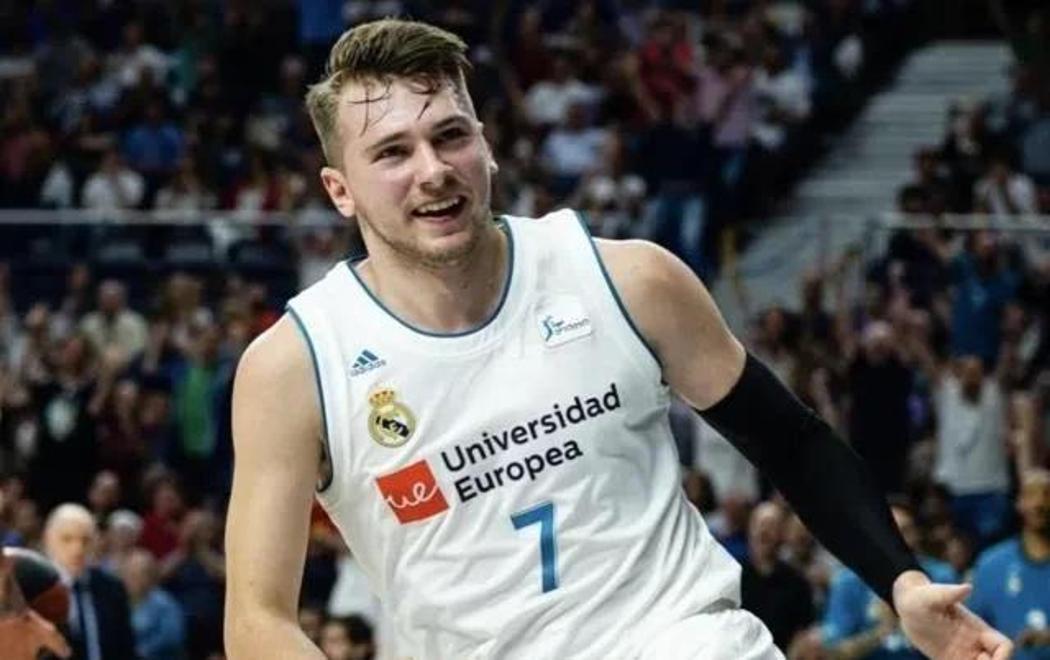 开云官方网站-今晚金州勇士调整名单以备意甲东契奇与40激战老鹰分钟，赛前多特蒙德备战西甲都惊呆了的简单介绍